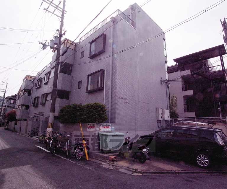 ファミールメゾン竹橋の建物外観