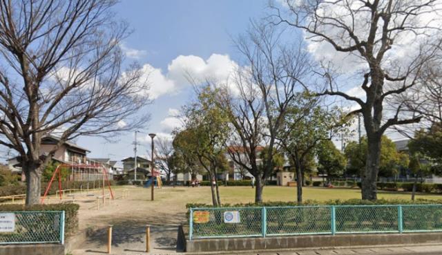 【高松市松縄町のアパートの公園】