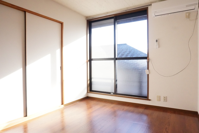 居室・リビング　６帖のリビングです☆