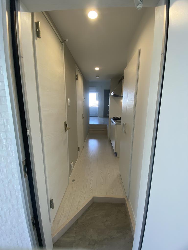 玄関　別号室反転タイプ