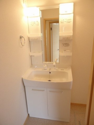 洗面設備　忙しい朝には欠かせない洗面所です