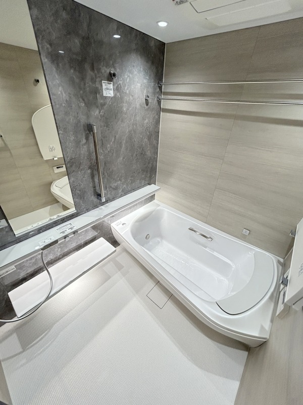 バス・シャワールーム　★追炊き・浴室乾燥機付きのお風呂★