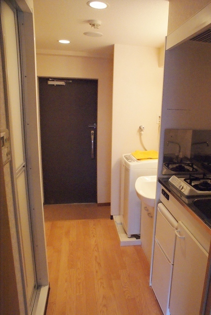 玄関　家具はイメージ