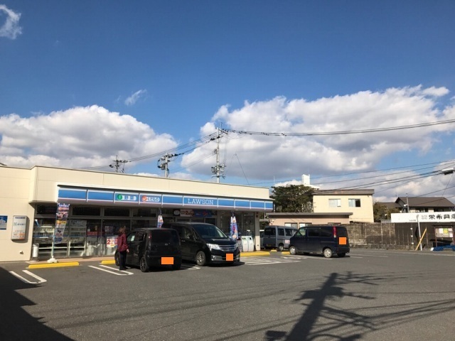 コンビニ　ローソン　横手店（コンビニ）まで310m