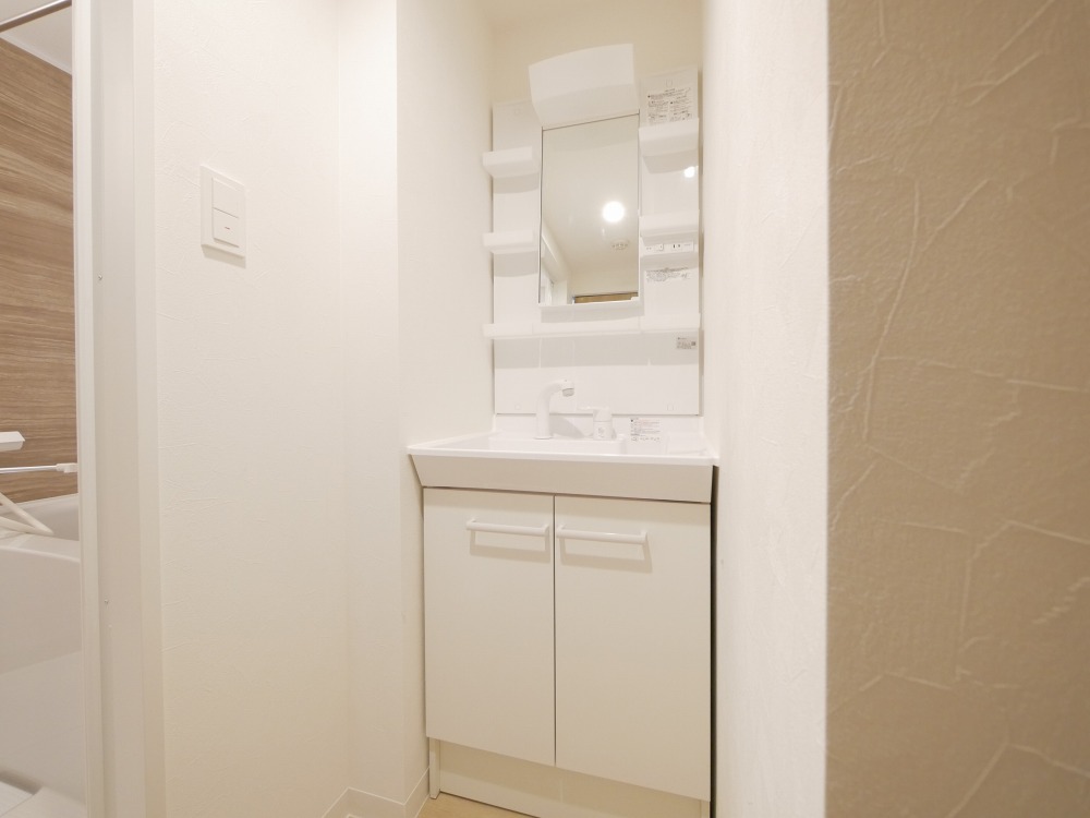 洗面設備　シャワードレッサー付きです！