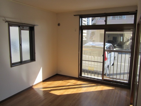 居室・リビング　※他の号室の写真です。