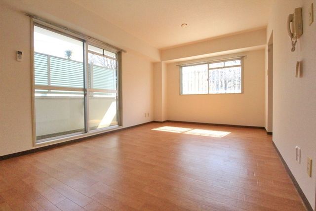 居室・リビング　★お問い合わせはタウンハウジング聖蹟桜ヶ丘店まで★