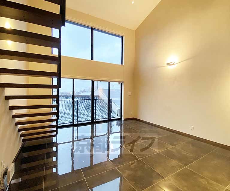 居室・リビング　吹き抜けの広々ＬＤＫです。