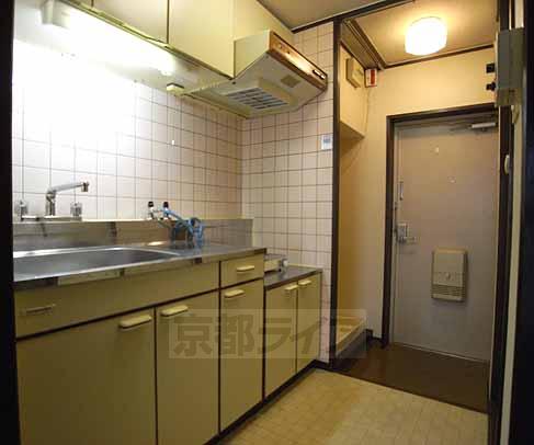 居室・リビング　キッチンも広くて料理もしやすそうですね。