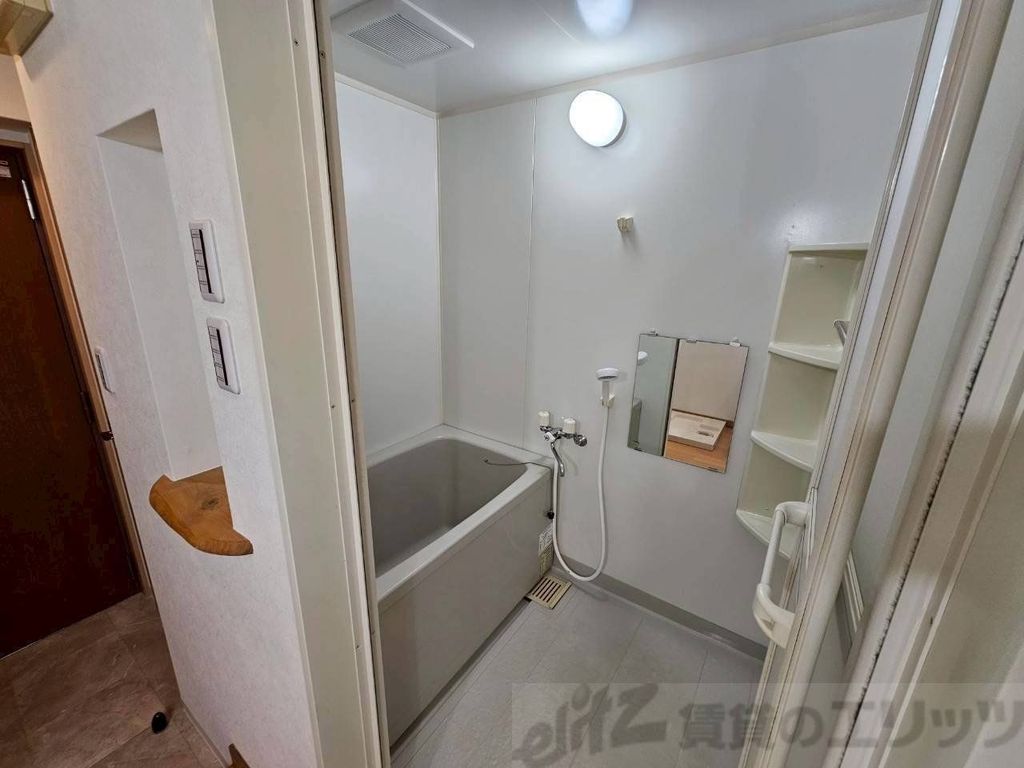 バス・シャワールーム　洗面