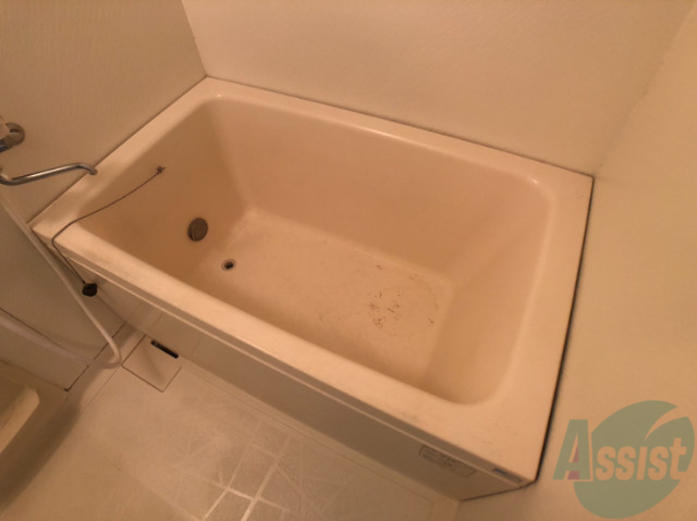 バス・シャワールーム　追い焚き機能が付いているのでいつでも温かいお風呂に入れますよ