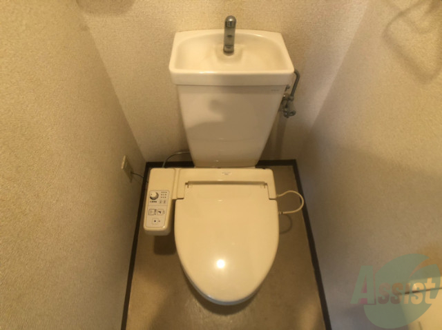 トイレ　トイレとお風呂が別なので清潔に使えて嬉しいですね。