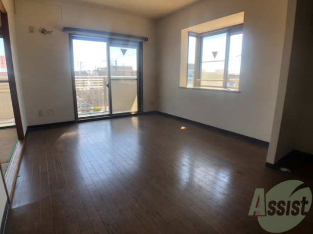 居室・リビング　１０．２帖のリビングです。広々としていますね。