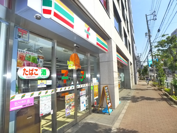 コンビニ　セブンイレブン（コンビニ）まで70m