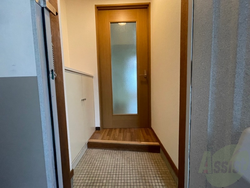 玄関　玄関から撮影してみました。開放感がありますね。