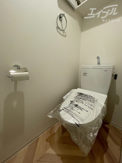 トイレ　ウォシュレット付きトイレになります。