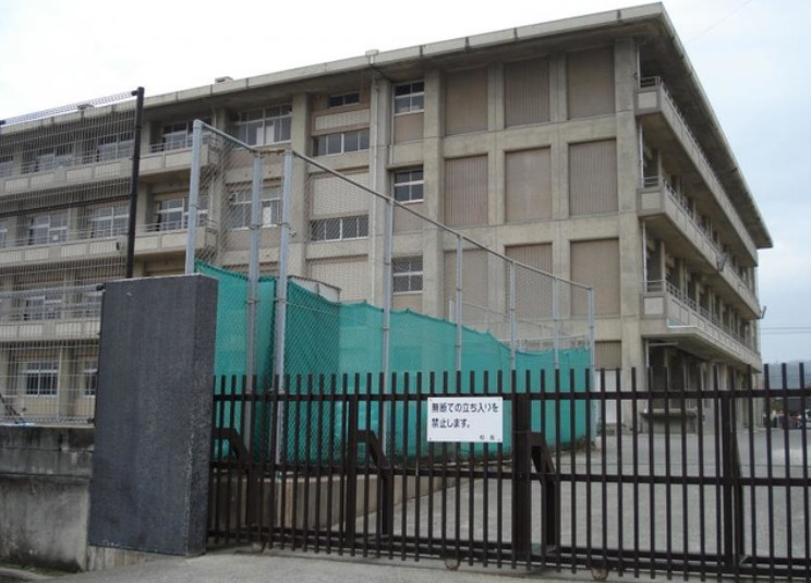 中学校　倉敷市立連島南中学校（中学校）まで1071m