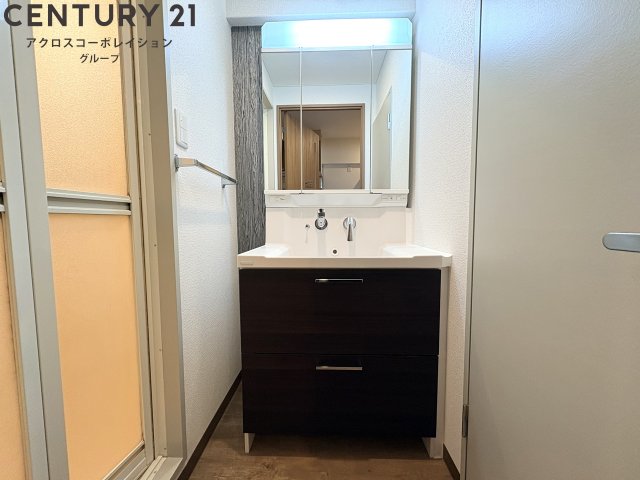 洗面設備　独立洗面台ついてます！