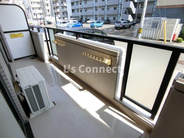 バルコニー　晴れた日には洗濯物もたくさん干せます。