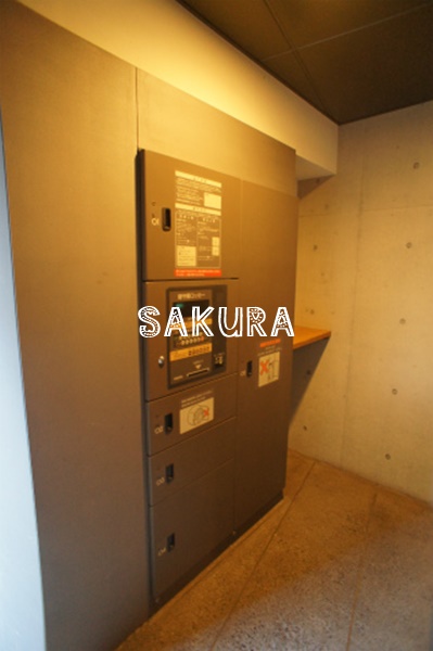 その他共有部分　外出の多い方でも安心の宅配ボックス付き♪