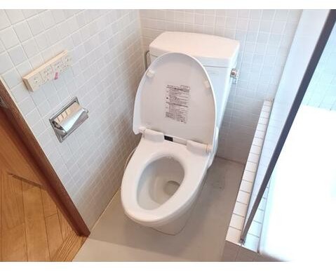 トイレ　嬉しい温水洗浄便座♪