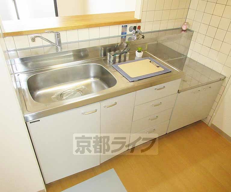 キッチン　清潔感あふれるキッチンです。