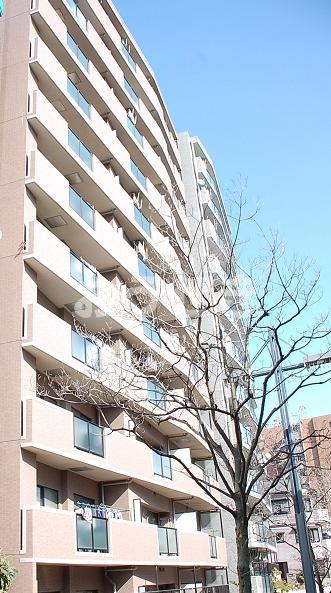 建物外観　重厚感ある外観