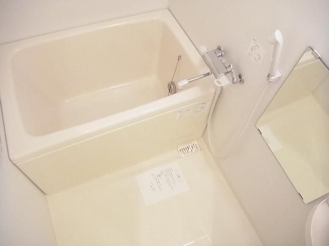 バス・シャワールーム　ゆったりしたバスルーム