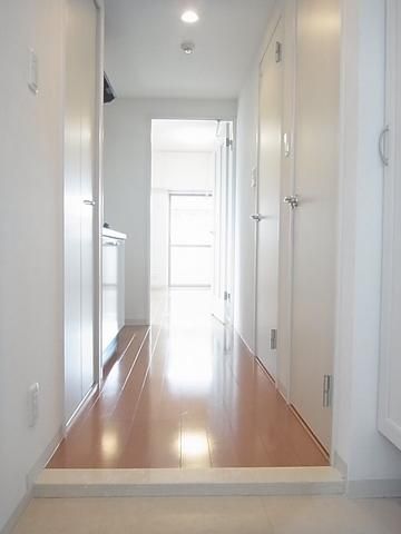 玄関　広々とした明るい玄関