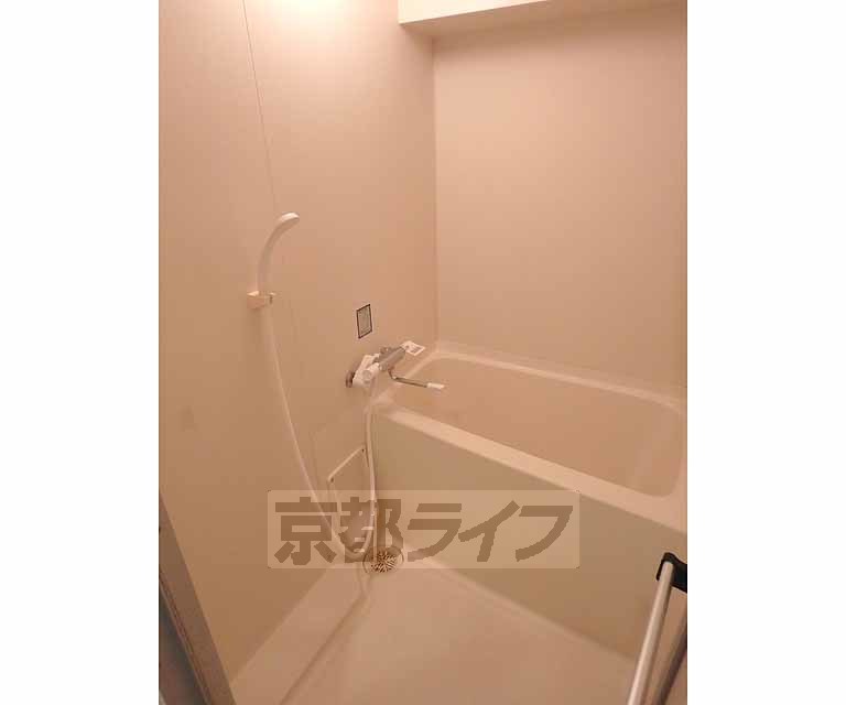 バス・シャワールーム　バスルームです。