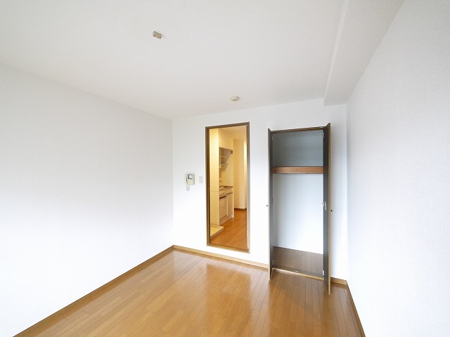 居室・リビング　ゆったり過ごせる居間です