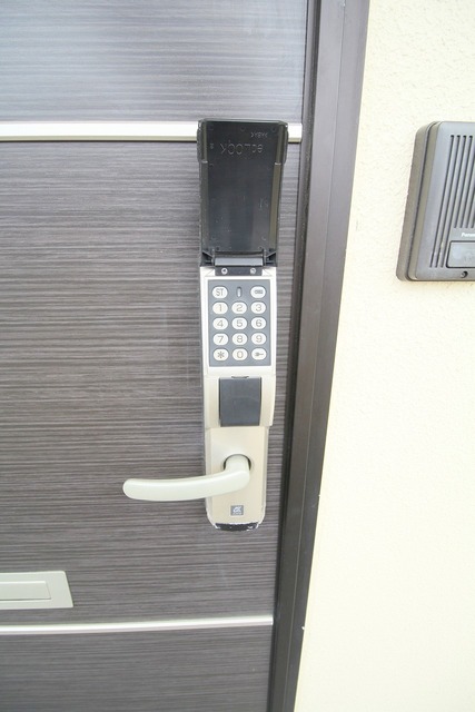 セキュリティ　各お部屋の鍵は暗証番号式です♪