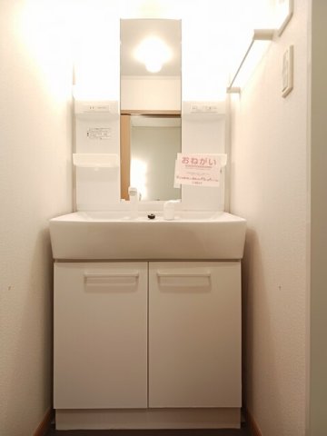 洗面設備　コンパクトで使いやすい洗面所