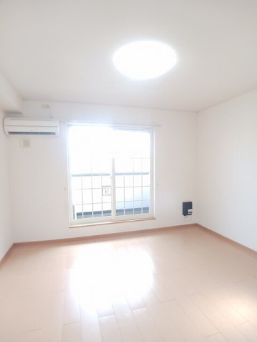 居室・リビング　こちらのリビングで趣味の時間をお楽しみください