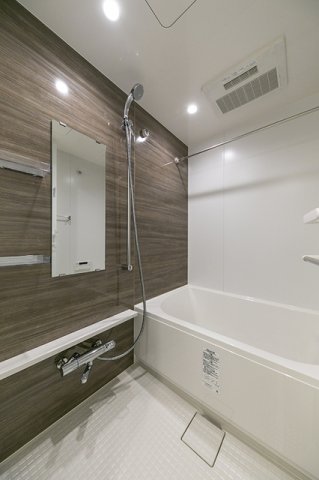 バス・シャワールーム　※写真は同タイプ住戸です。