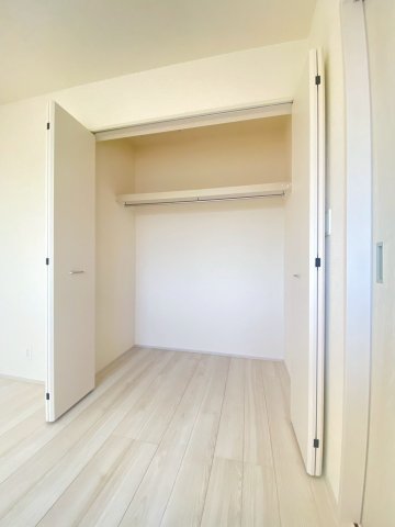 収納　洋室(1)☆