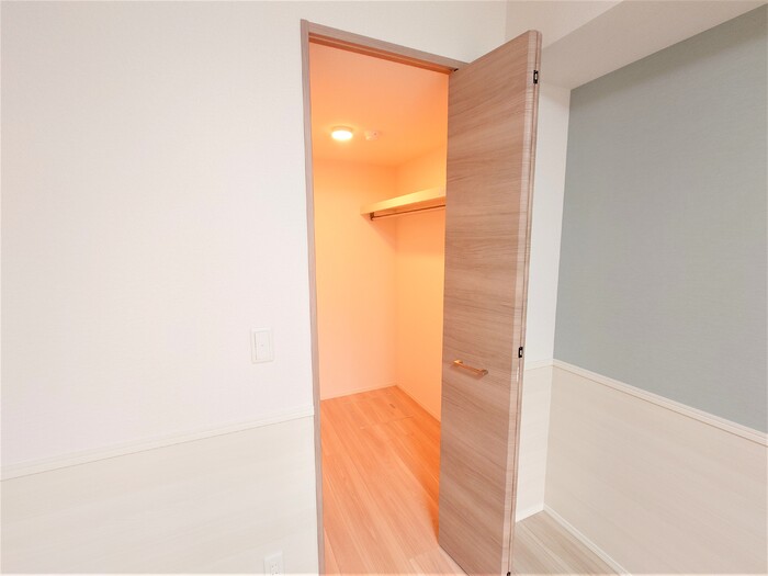 収納　たっぷり収納ウォークインクローゼット