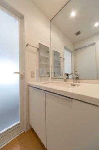 洗面設備　使いやすい独立洗面台☆