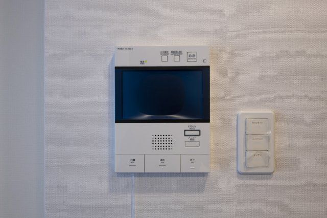 玄関　セキュリティ