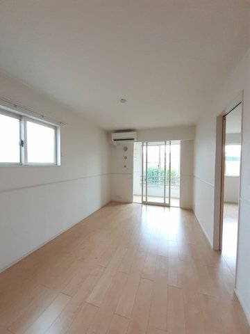 居室・リビング　使いやすい居間です