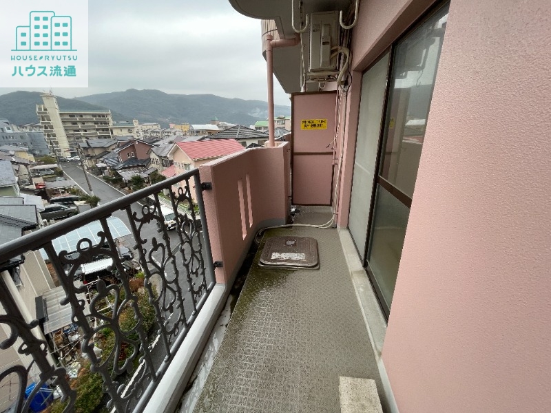 バルコニー　※別号室の写真になります。