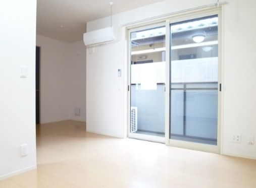 居室・リビング　☆明るい洋室☆