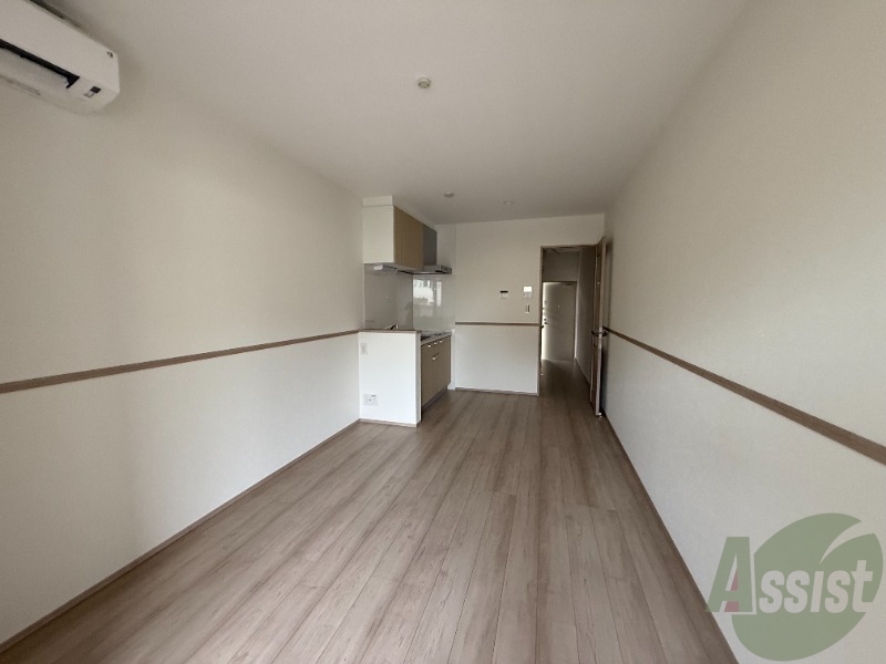 居室・リビング　８．３帖のリビングルームです。綺麗な内装でした。