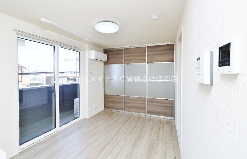 居室・リビング　同型別部屋写真