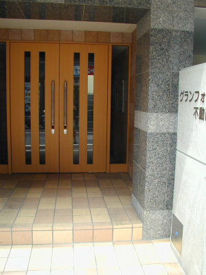 建物外観　エントランス