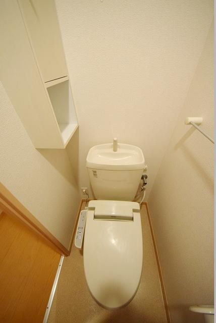 トイレ　ウォシュレット付です♪