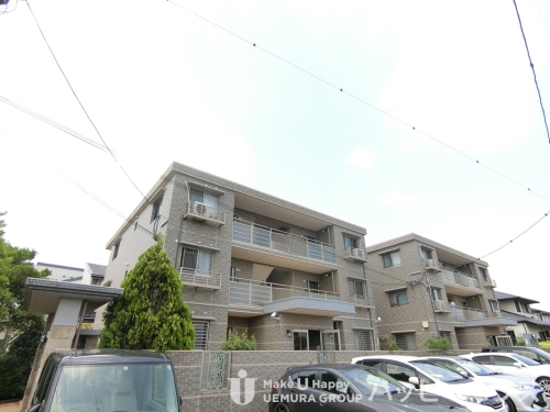 建物外観　全室角部屋：人気のカウンターキッチン