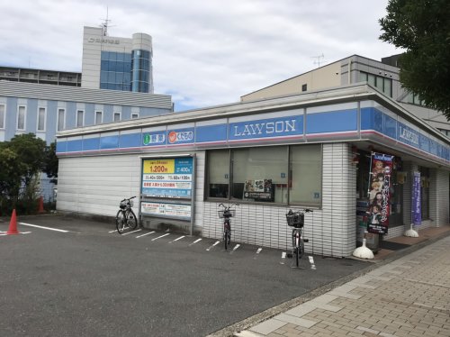 コンビニ　ローソン吹田江の木町店（コンビニ）まで438m