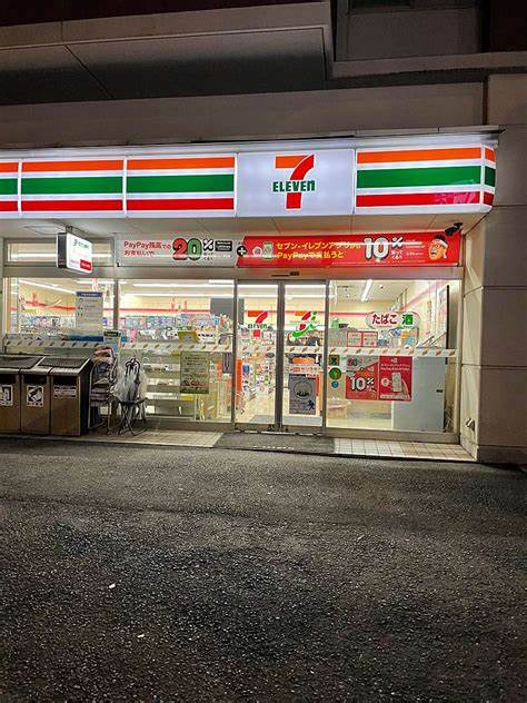 コンビニ　セブンイレブン 豊島東池袋5丁目店（コンビニ）まで744m