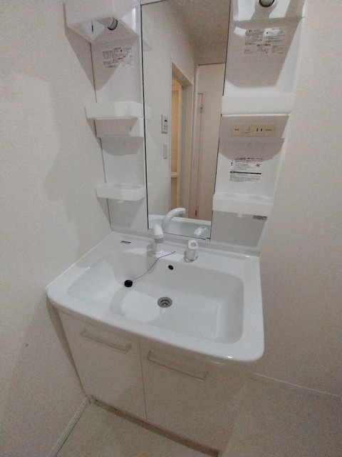 洗面設備　洗面化粧台です♪